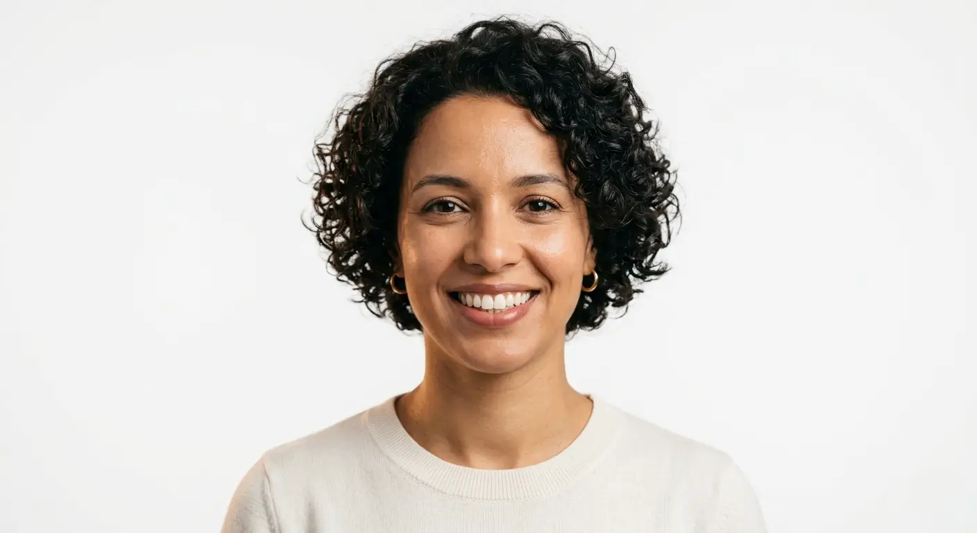 Patiente souriante au Cabinet dentaire Al Fida Dr MIFTAH Anas, Casablanca