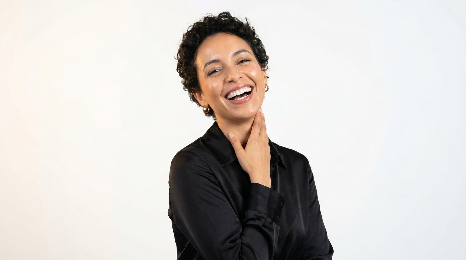 Patiente souriante au Cabinet dentaire Al Fida Dr MIFTAH Anas, Casablanca